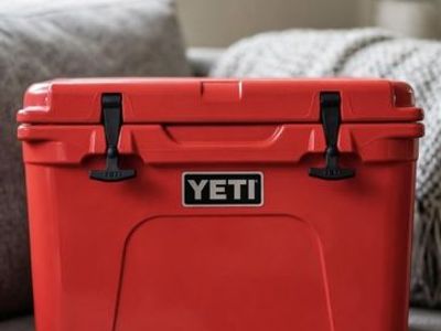 YETI Tundra 35 Cooler-New