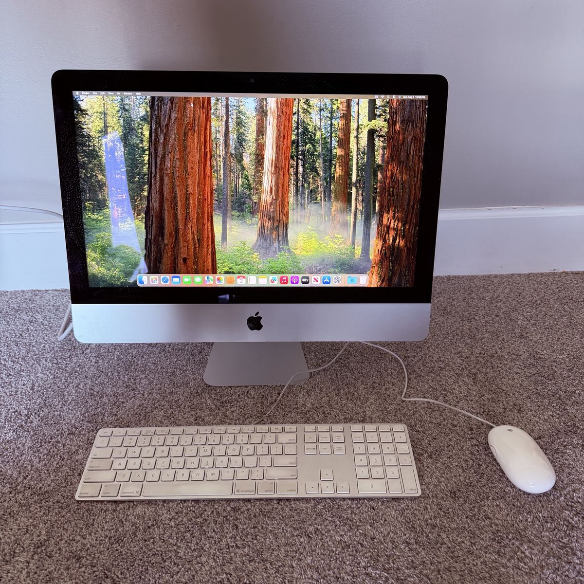 iMac 4K (2019) i5 with Keyboard & Mouse