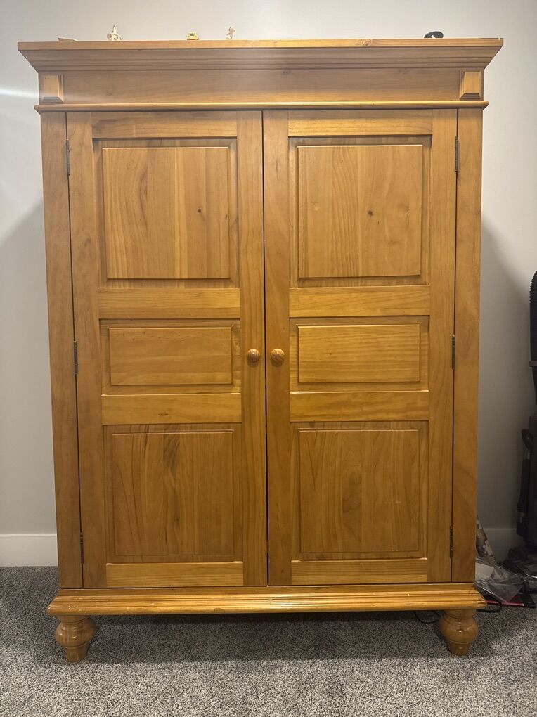 Computer Armoire