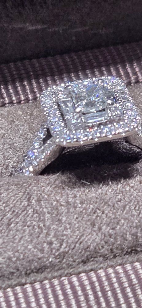 Diamond Halo Engagement Ring in White Gold