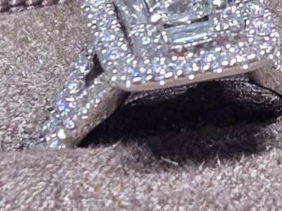 Diamond Halo Engagement Ring in White Gold