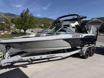 2022 Sanger 215SX Wake Boat w Raptor 400