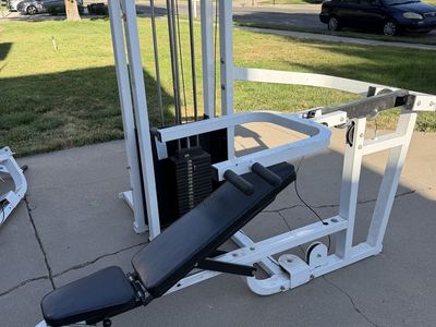 Life Fitness Strength Series Incline/Decline Shoulder & Bench Press Machine