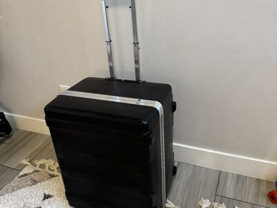 Hard shell equipment case (24x20x15”)