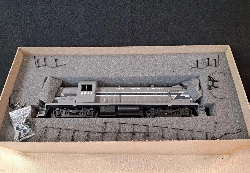 Weaver Models O Scale Hi-Rail RS-3 Diesel Locomotive New York Central NYC #8344 Boxed