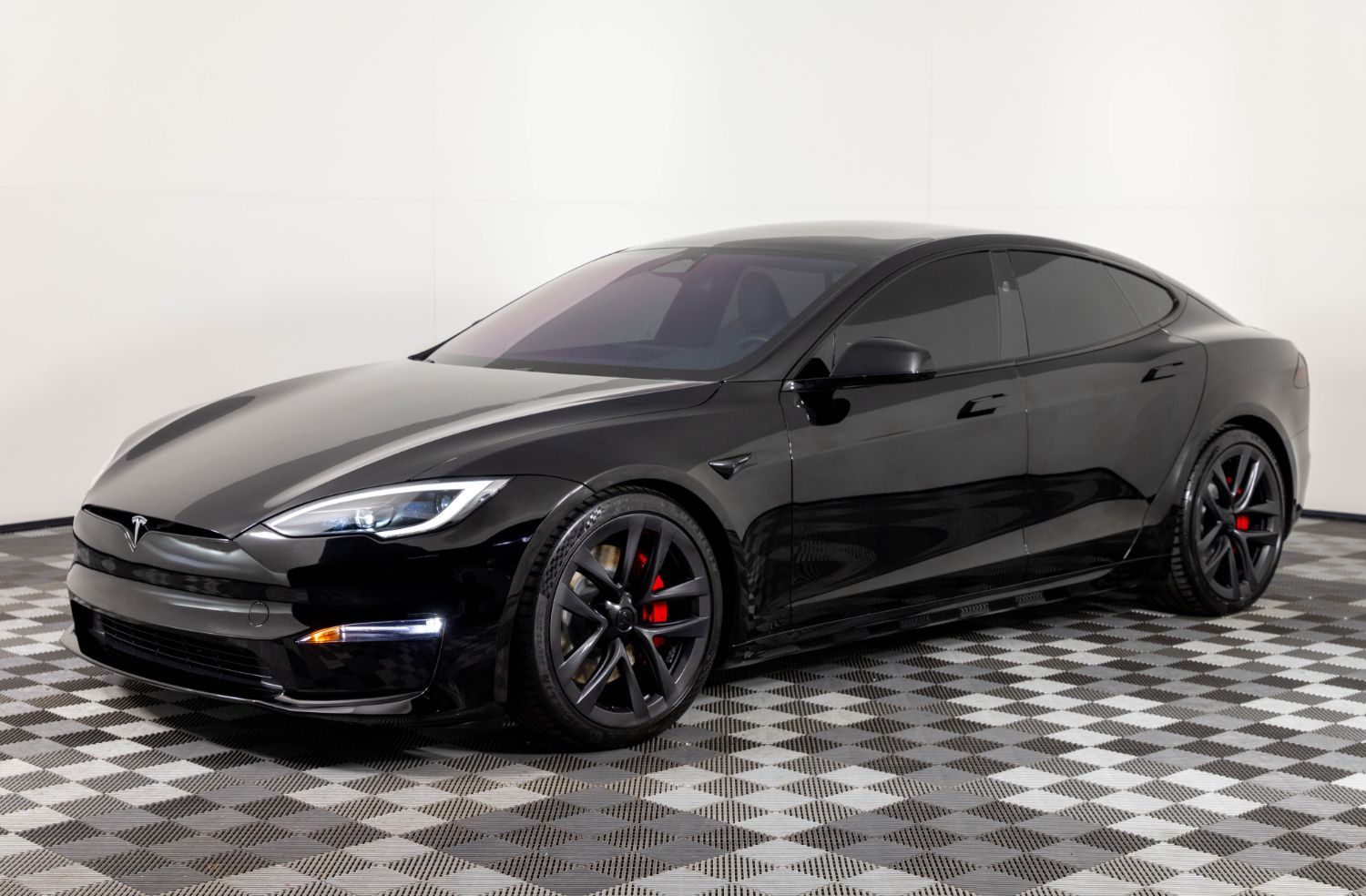 2023 Tesla Model S Plaid