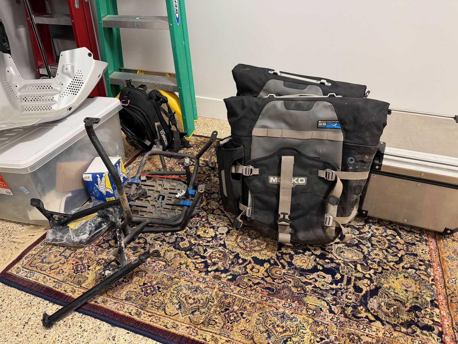 Main image 10