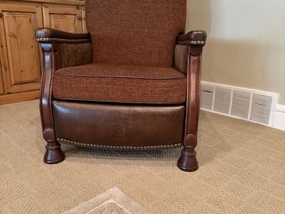 Custom Leather / Fabric Recliner Chair