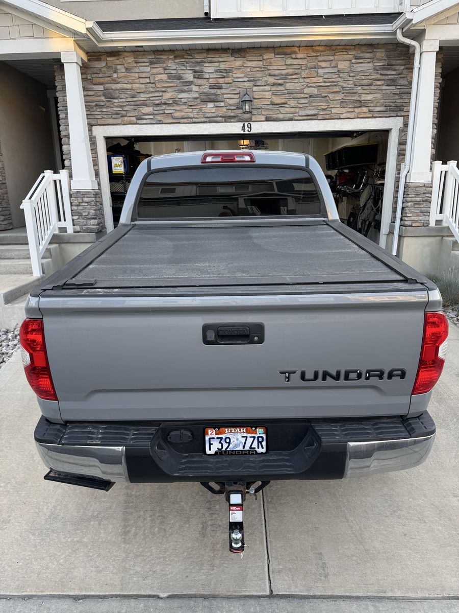 Toyota Tundra Truck Bed Cover, Retractable Tonneau Cover for Short Bed