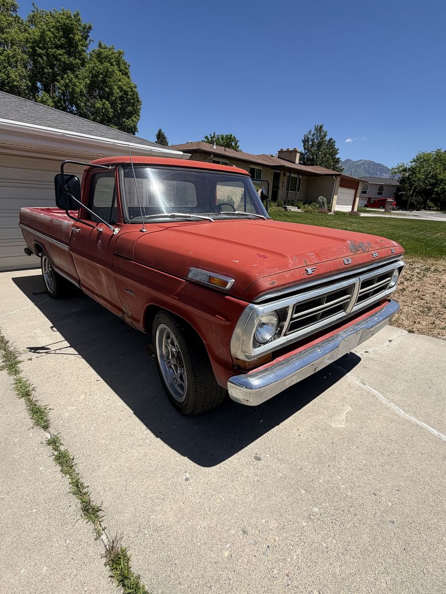 72 Ford F250 Sport Custom