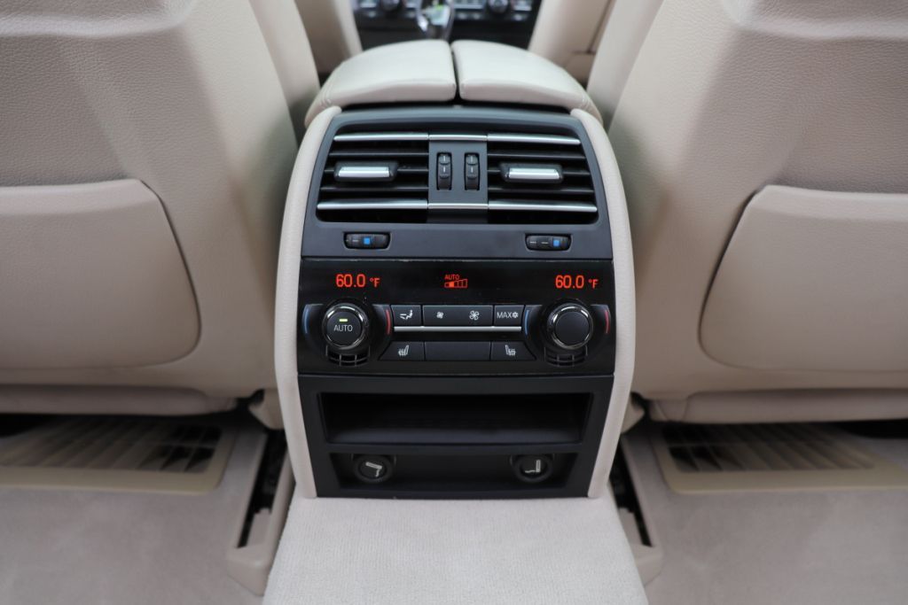 Main image 52