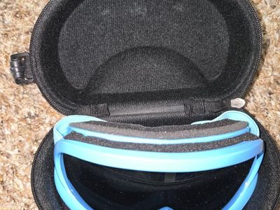 Blue Ski Snowboard Goggles in Hard Case