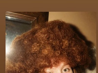 Curly wig READ DESCRIPTION