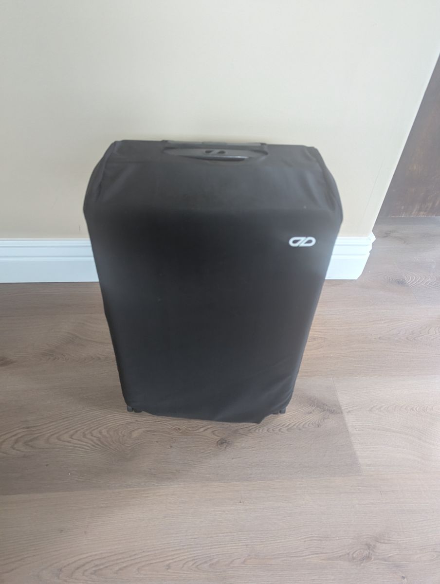 NEW Barmes carry on modern luggage