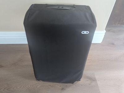 NEW Barmes carry on modern luggage