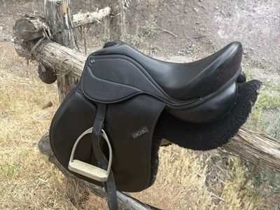 Kincade English Saddle