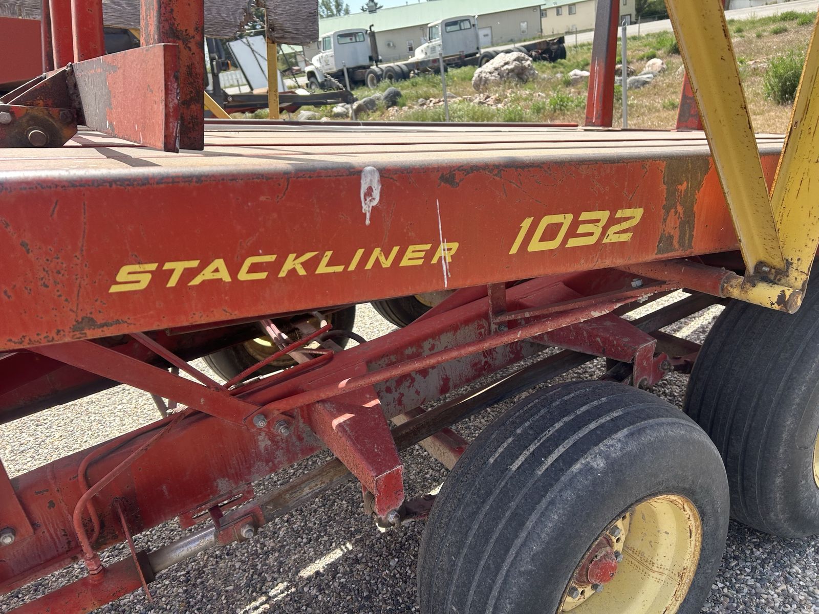 1032 hay stack wagon