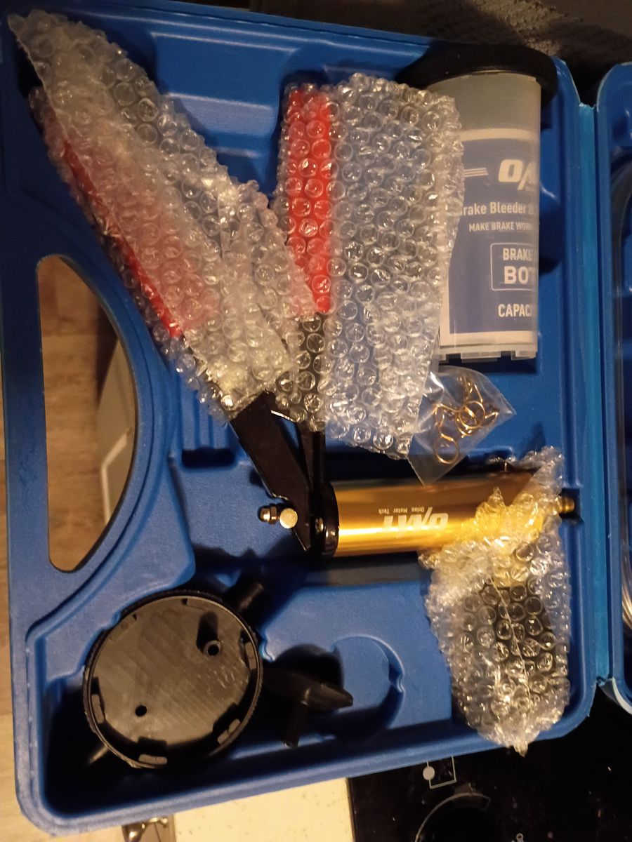 Vacuum Pump Brake Bleeding kit
