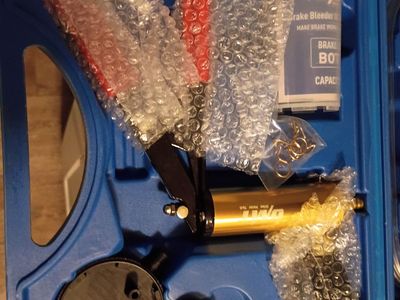 Vacuum Pump Brake Bleeding kit