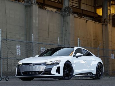 2022 Audi e-tron GT quattro Premium Plus
