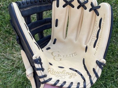 New Youth Rawlings Gold Glove Elite 11.75 in. Youth Baseball Glove