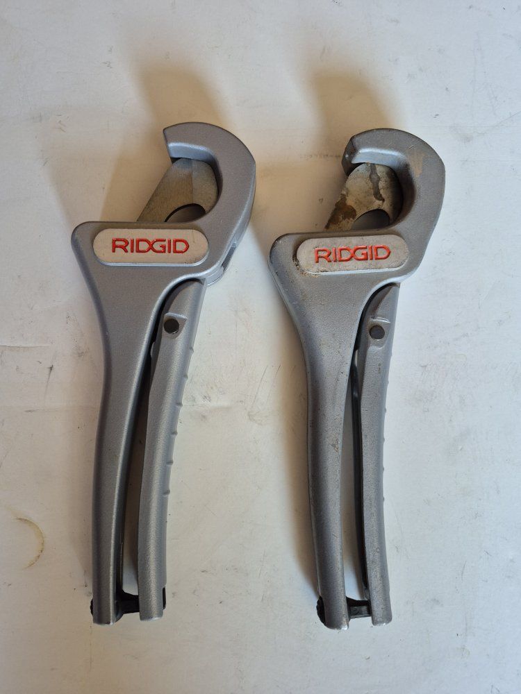 RIDGID Plastic Pipe and Tubing Cutters - Pair