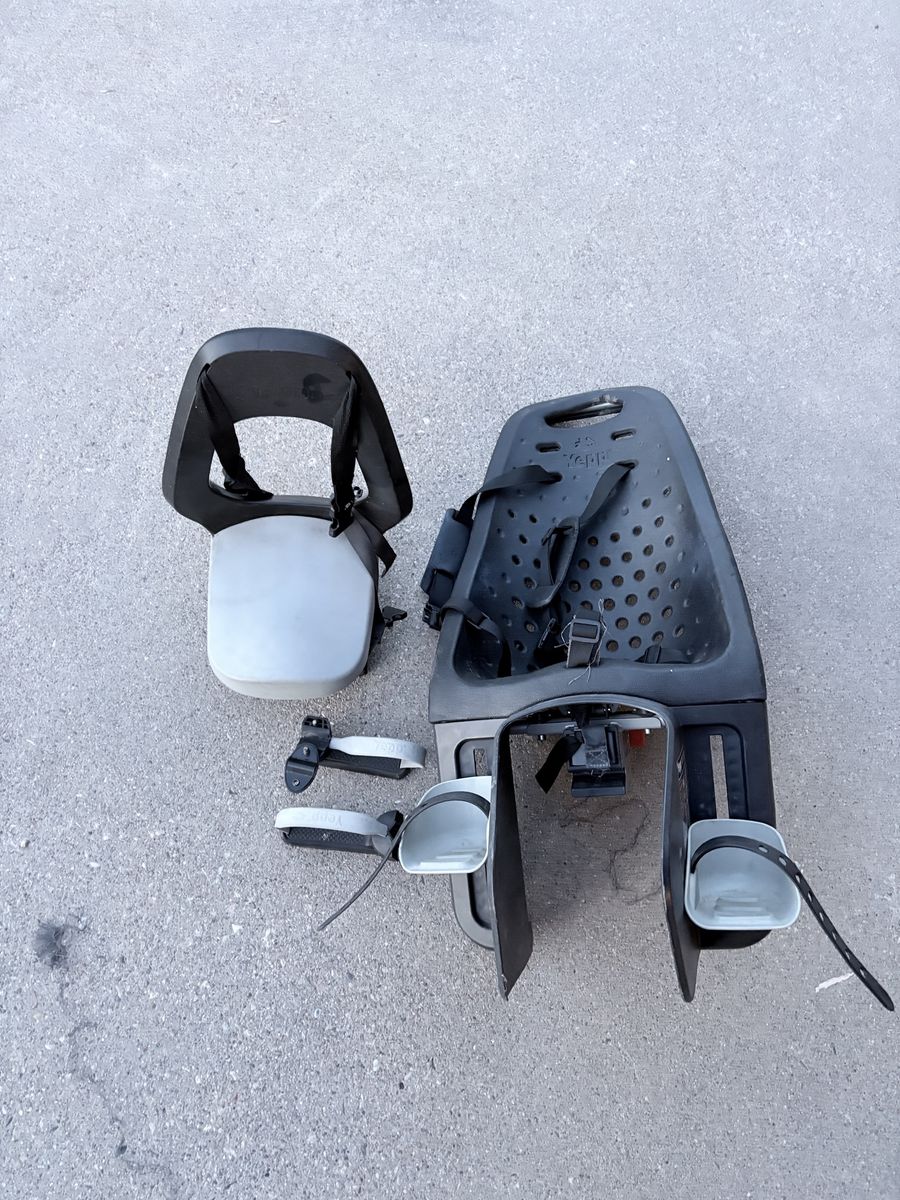 Thule Yepp 2 Maxi Child Bicycle Seat - Black/Grey and Yepp Junior Budget WITH MOUNT