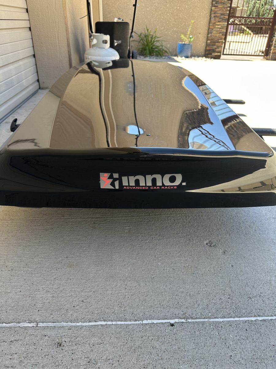 Inno 660 roof box with aero bars and mounts.