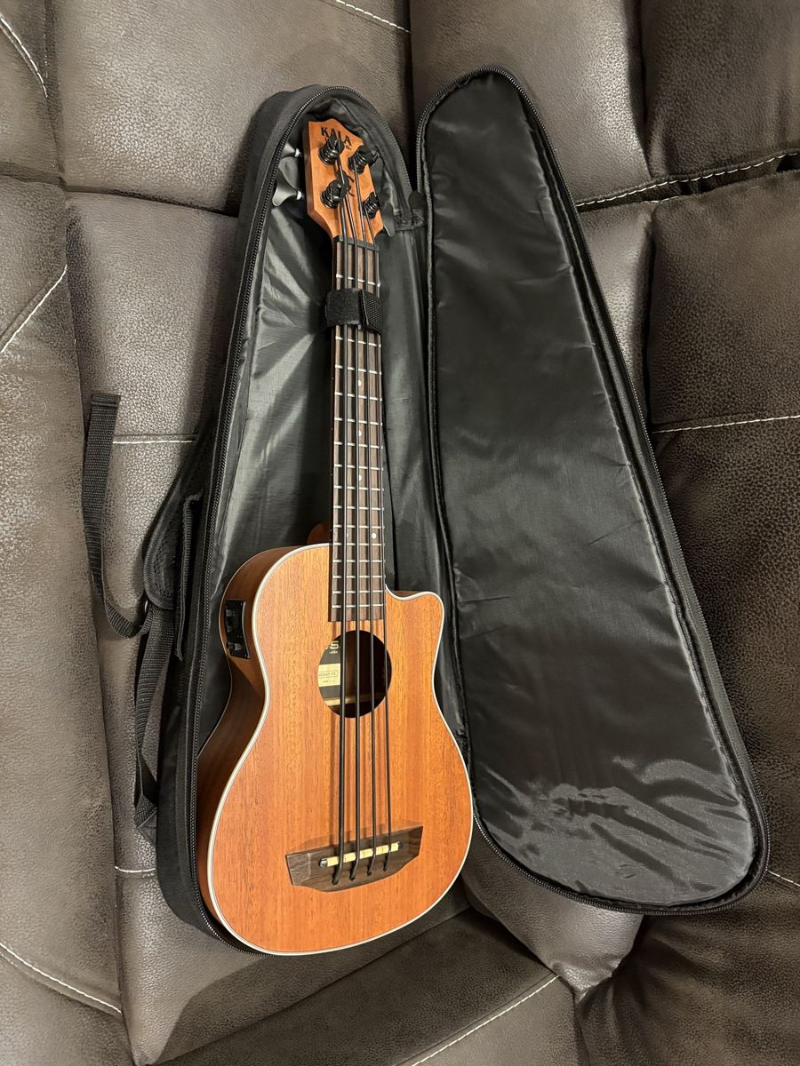 Kala U-Bass Scout Acoustic-Electric Short-Scale Bass with Gig Bag