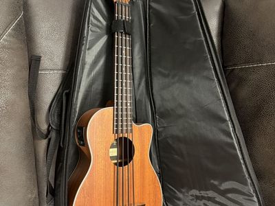 Kala U-Bass Scout Acoustic-Electric Short-Scale Bass with Gig Bag