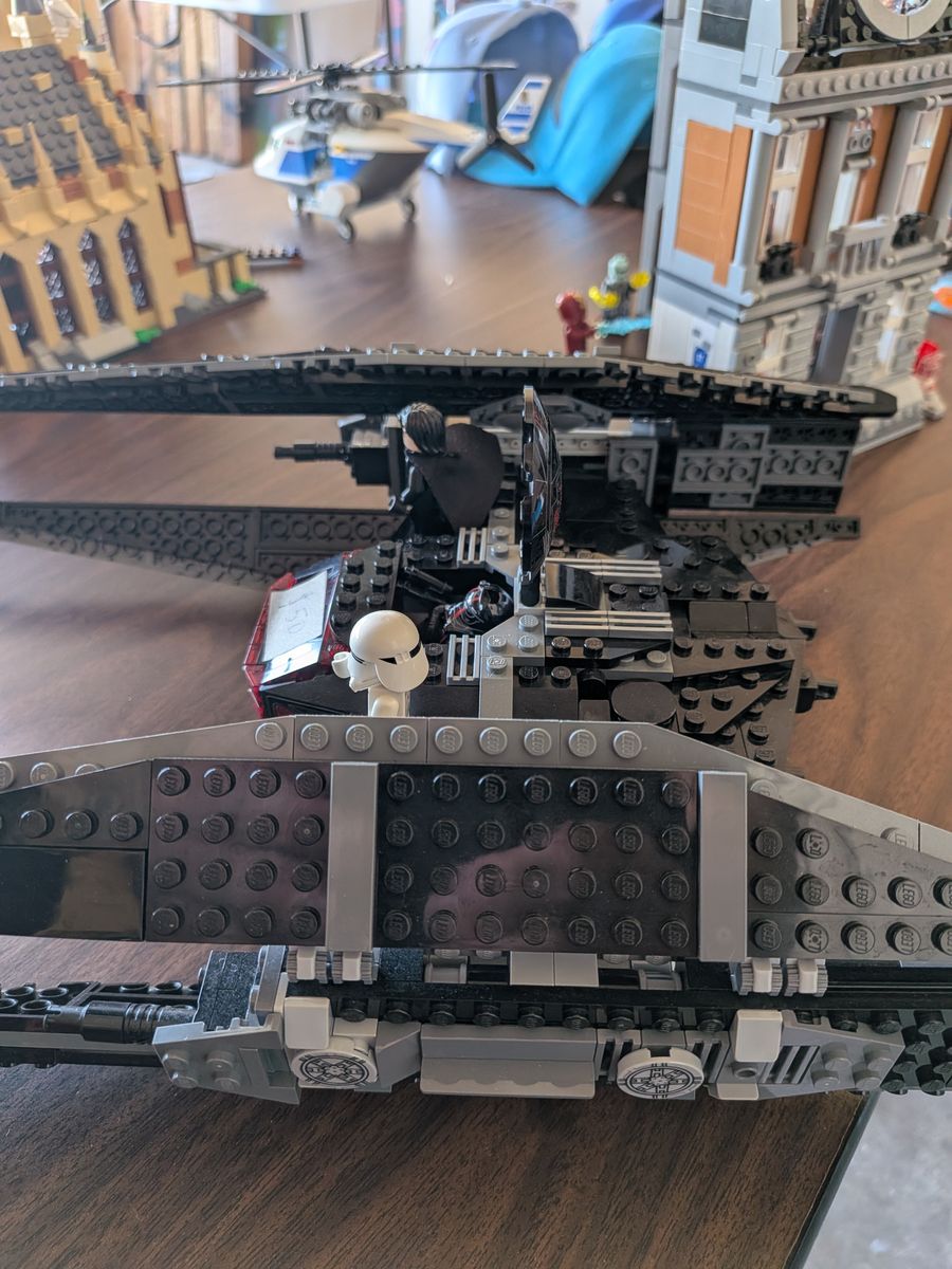 Main image 3