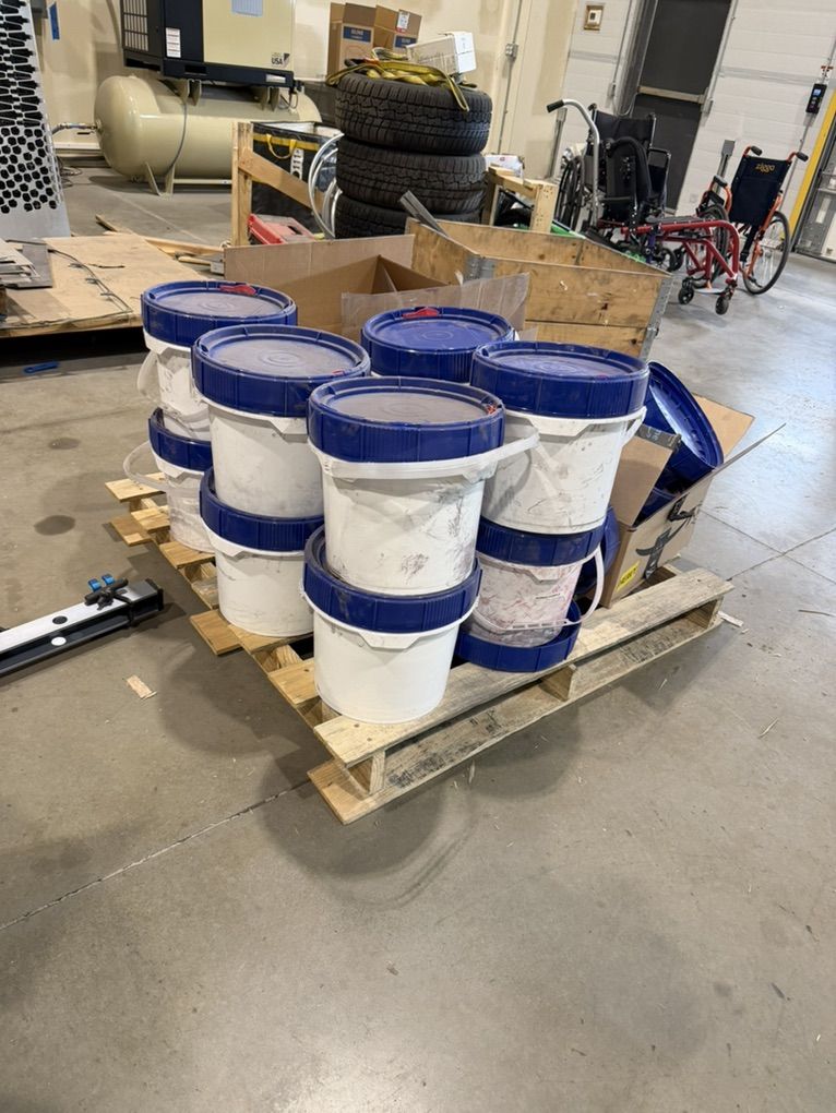 2.5 Gallon Buckets