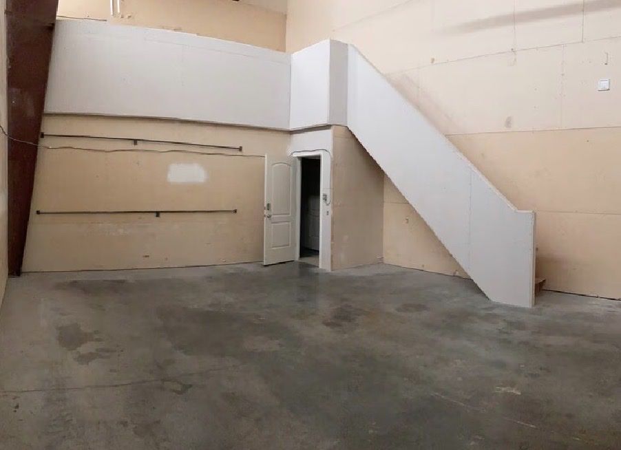 Main image 6