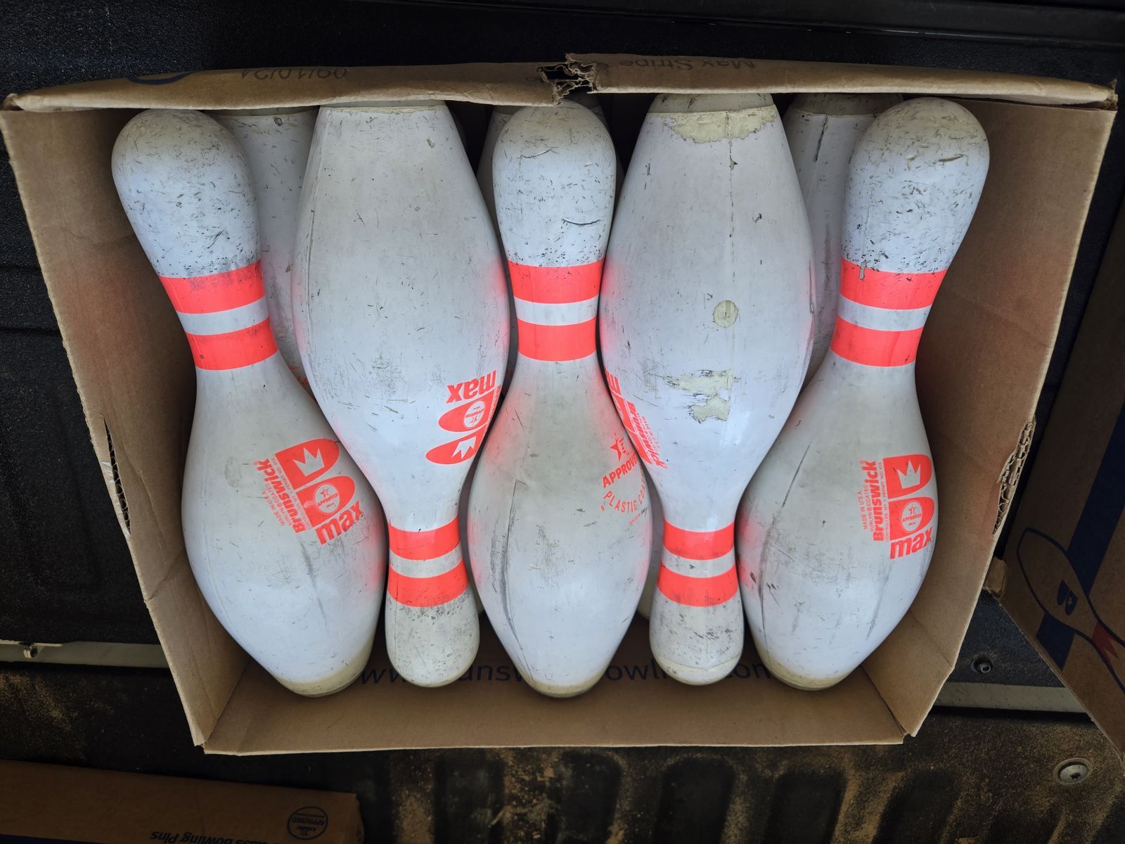 Bowling pins/Targets/Shooting/ Fires