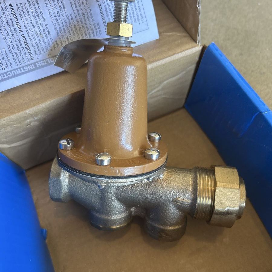Water pressure reducing valve
