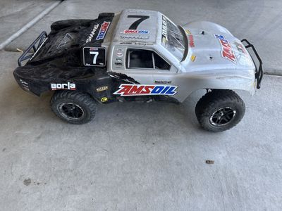 Traxxas Slash 2WD Short Course RC Truck w/ TQ 2.4GHz Remote, Battery & Charger