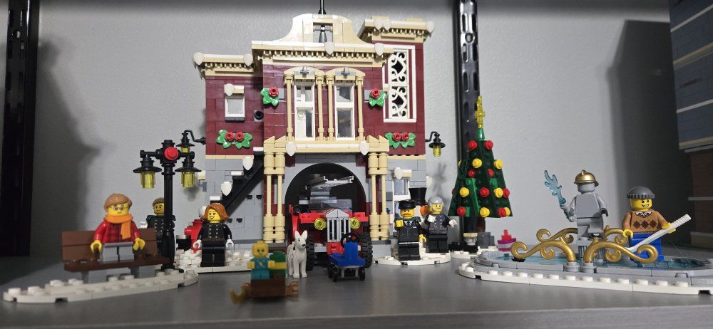 LEGO Creator Expert Winter Village Fire Station 10263 - Retired Set with Minifigures
