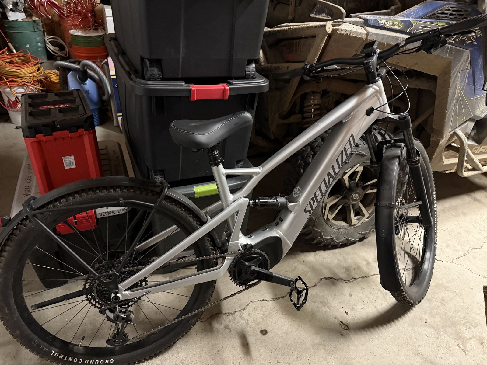 Full-Suspension E-Mountain Bike: Specialized Turbo Tero X 4.0