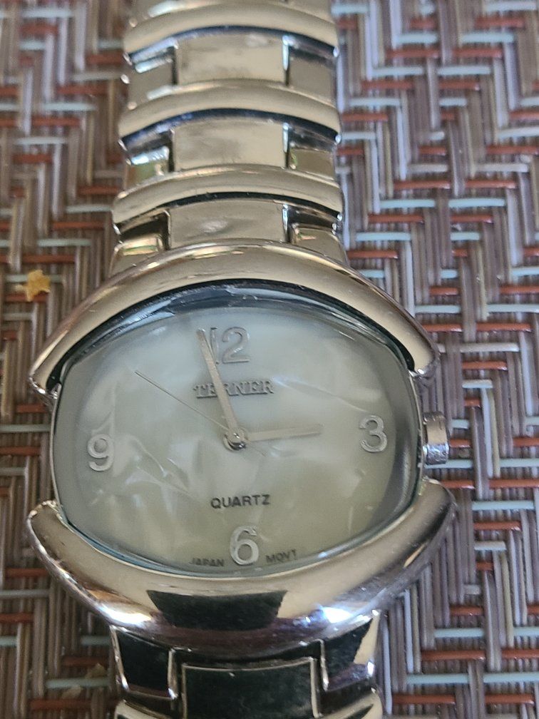 Bijoux Terner Quartz Women's Silver Tone Watch - Japan Movt