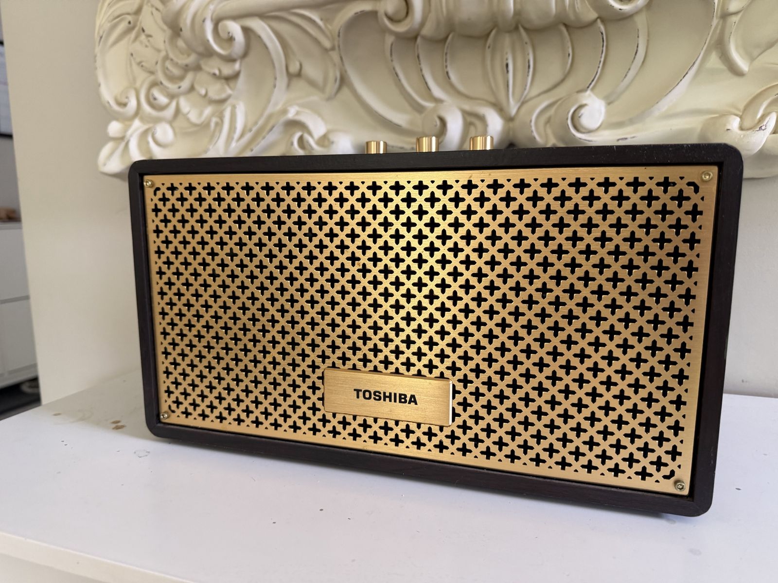 Toshiba Bluetooth Speaker Gold Grill/Black Wood Retro Design