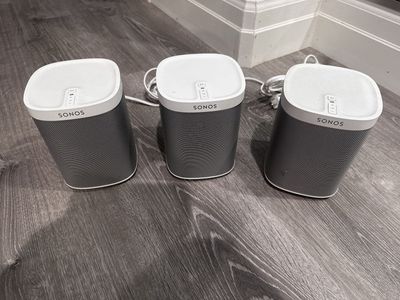 3 Sonos Play:1 Wireless Smart Speakers - White/Light Metallic