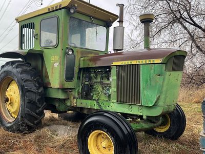 John Deere 5020