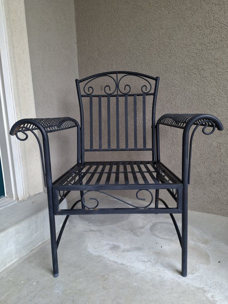 2 Black Metal Porch Chairs Outdoor Tuscan/Mediterranean Style