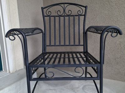 2 Black Metal Porch Chairs Outdoor Tuscan/Mediterranean Style