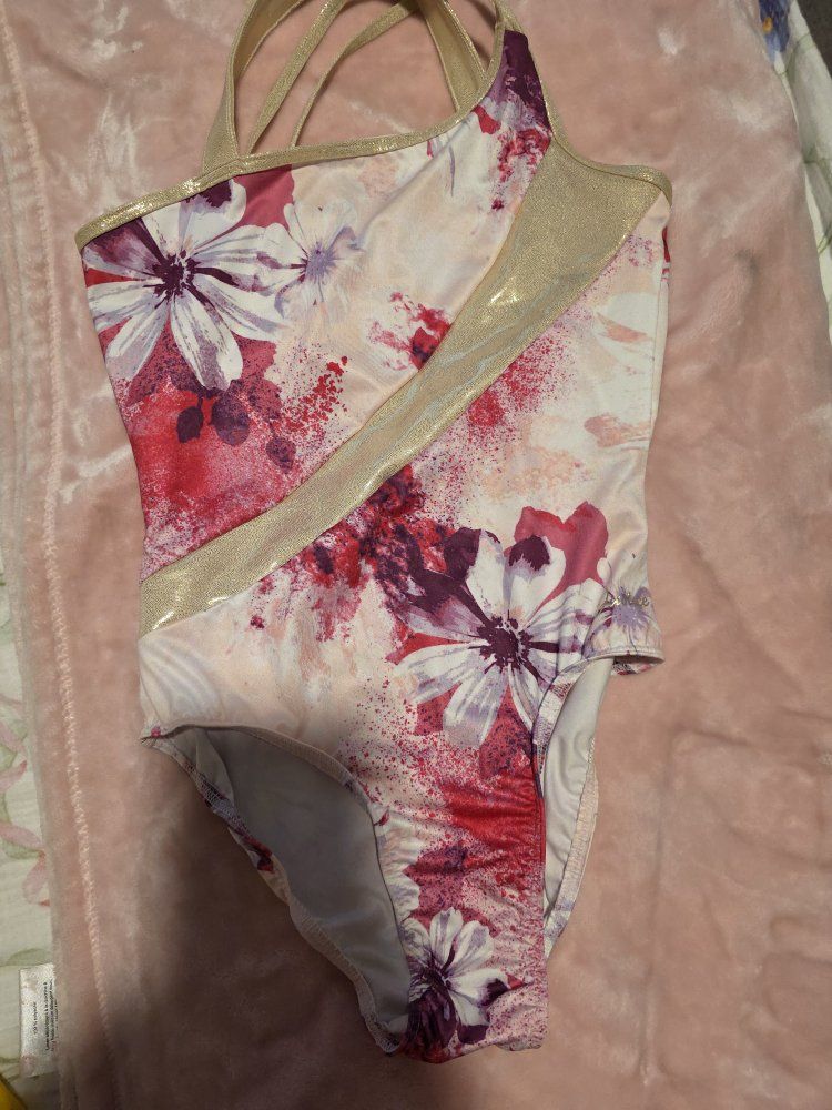 Main image 10
