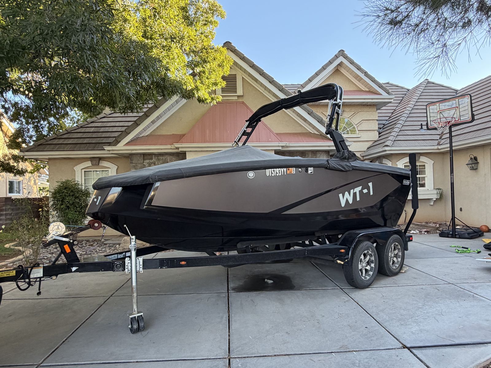 Heyday WT-1 Wake Boat Inboard with Dual-Axle Trailer & Cover