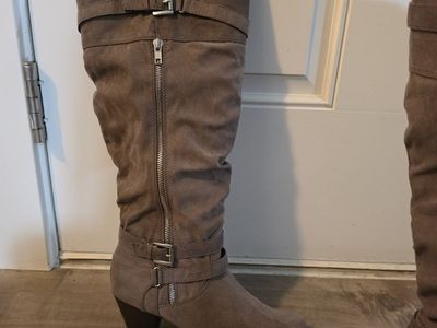 Faustina, a tall boot, wide calf - size 7.5W