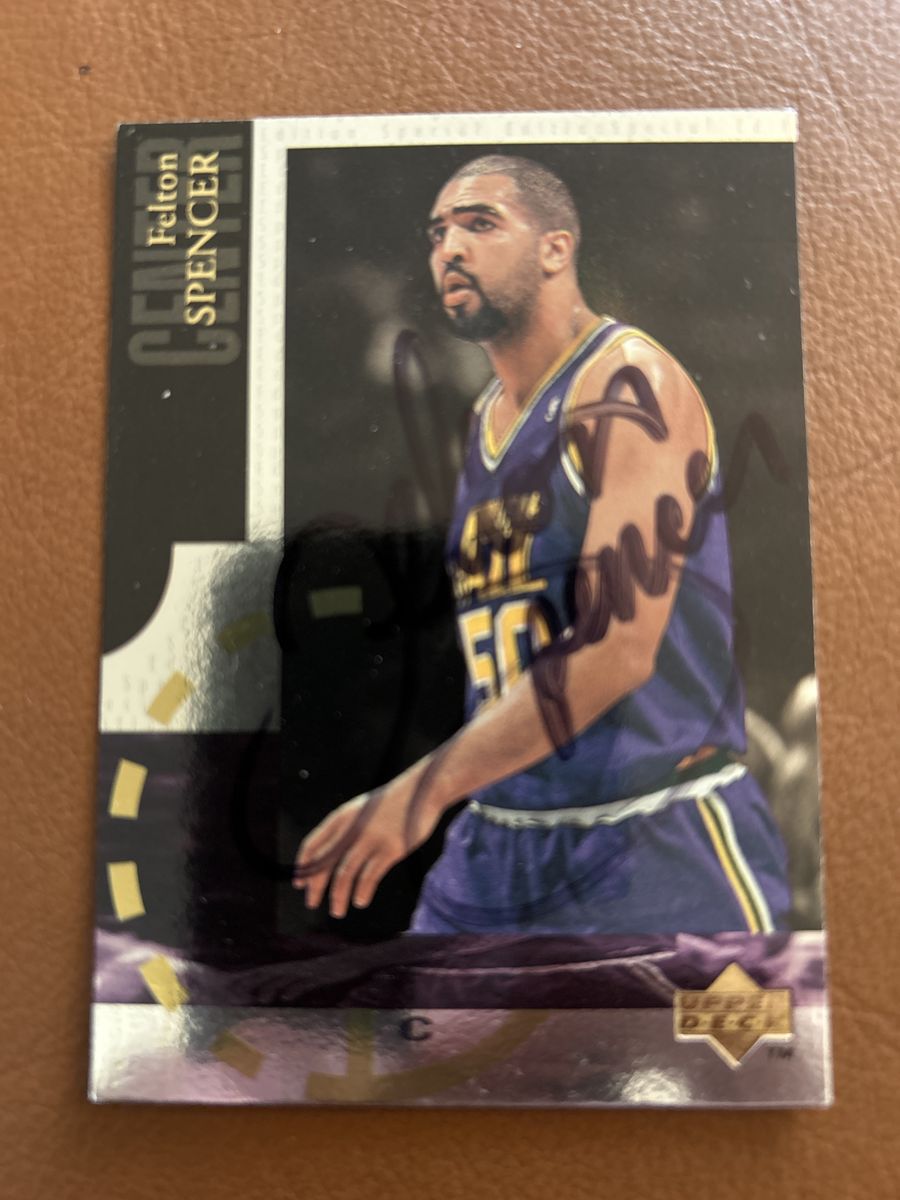 1993-94 Felton Spencer Autographed Upper Deck Basketball Card Utah Jazz