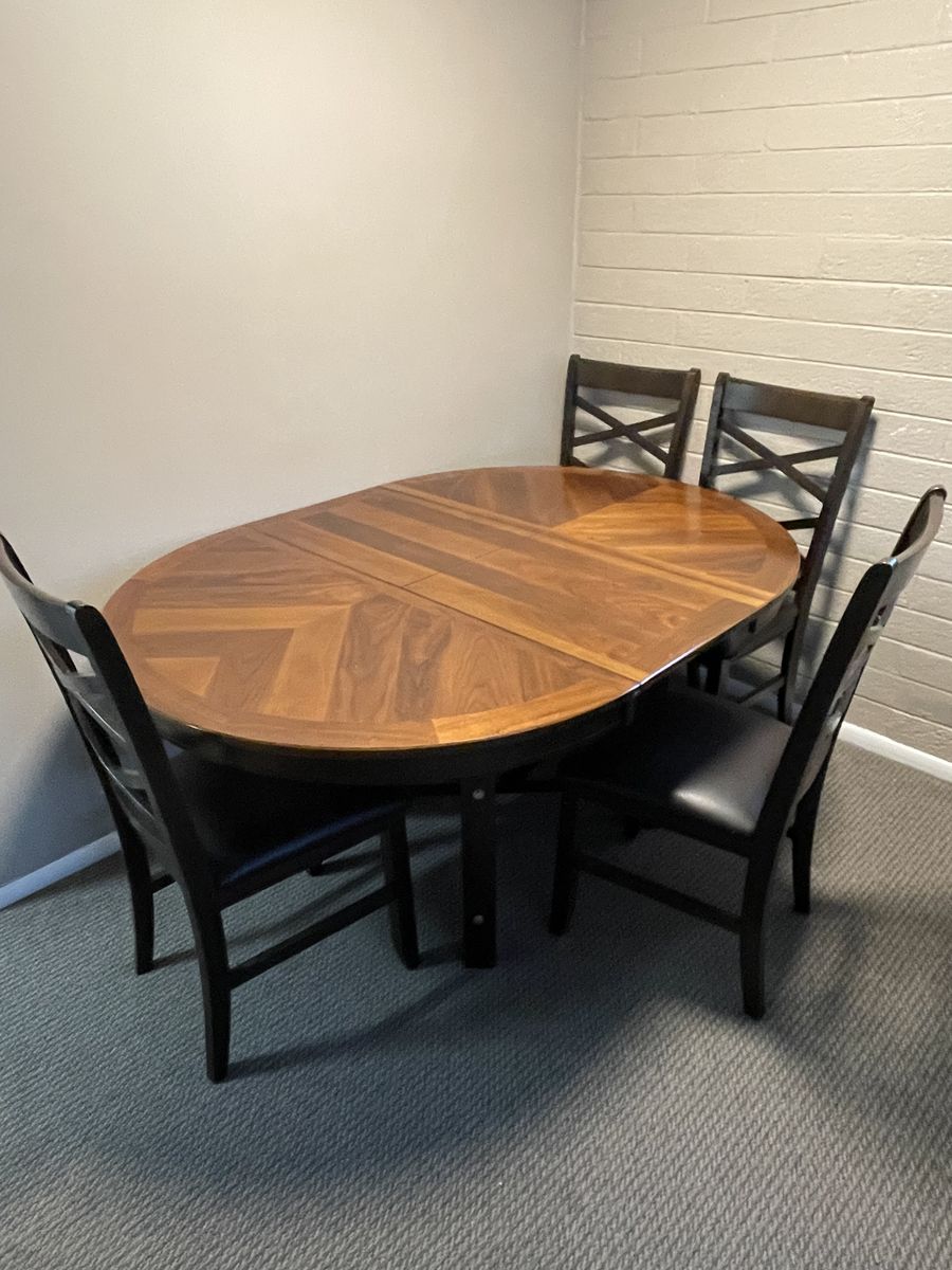 Dining Room Table and Chairs $300 OBO