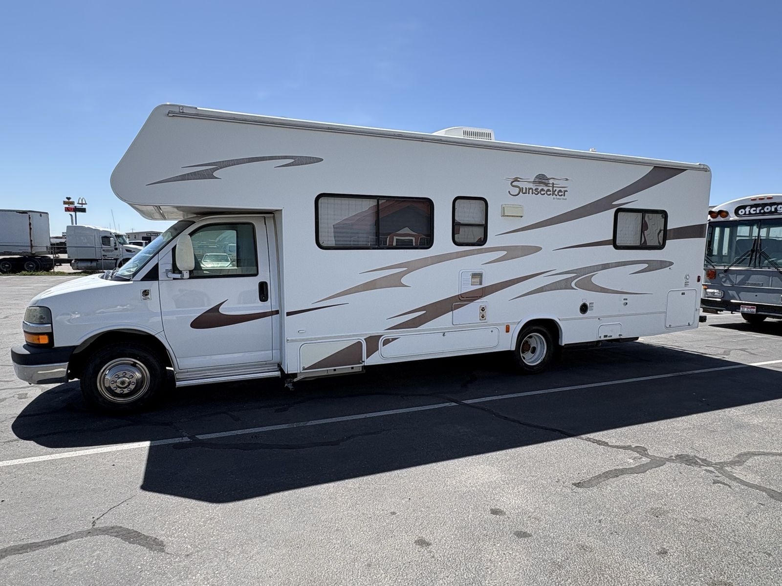 2006 Chevy Motorhome 33.5k miles Sunseeker